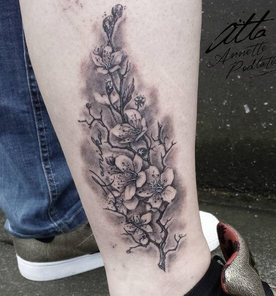 Pequeños Tatuajes De Flores De Cerezo