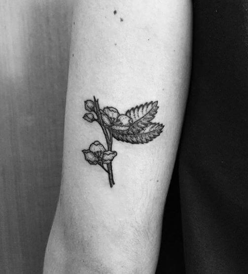 Pequeños Tatuajes De Flores De Cerezo