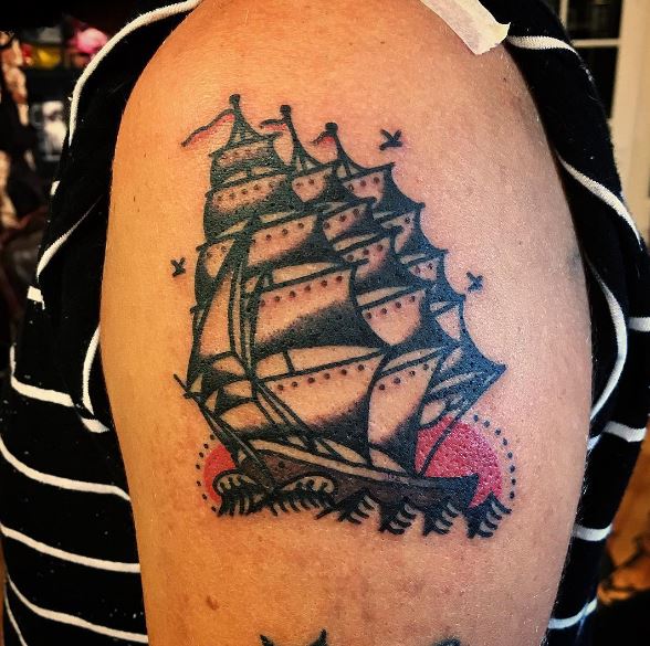 Tatuaje Barco Pirata