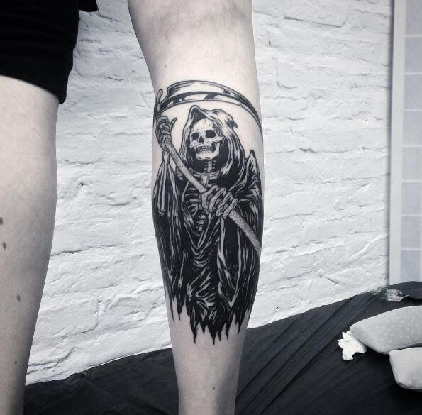 Diseño e idea de tatuajes de Grim Reaper en blanco y negro