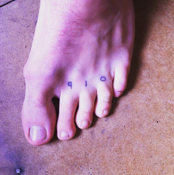 Mejores diseños e ideas de tatuajes en los dedos del pie