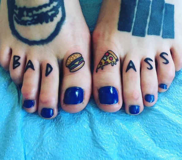 Diseños e ideas de tatuajes en el dedo del pie de color azul