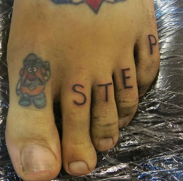 Diseño e ideas de tatuajes con el nombre de los dedos del pie