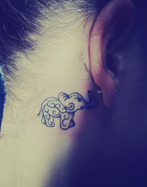 Diseño e ideas de tatuajes de elefante detrás de la oreja para mujeres