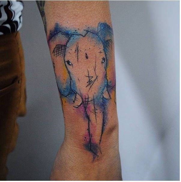 Diseños e ideas de tatuajes de elefantes en acuarela
