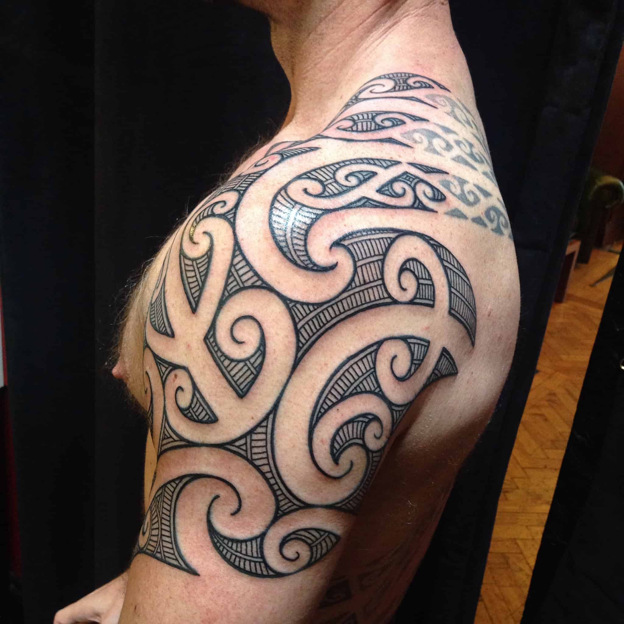 Kirituhi es un tatuaje de estilo maorí