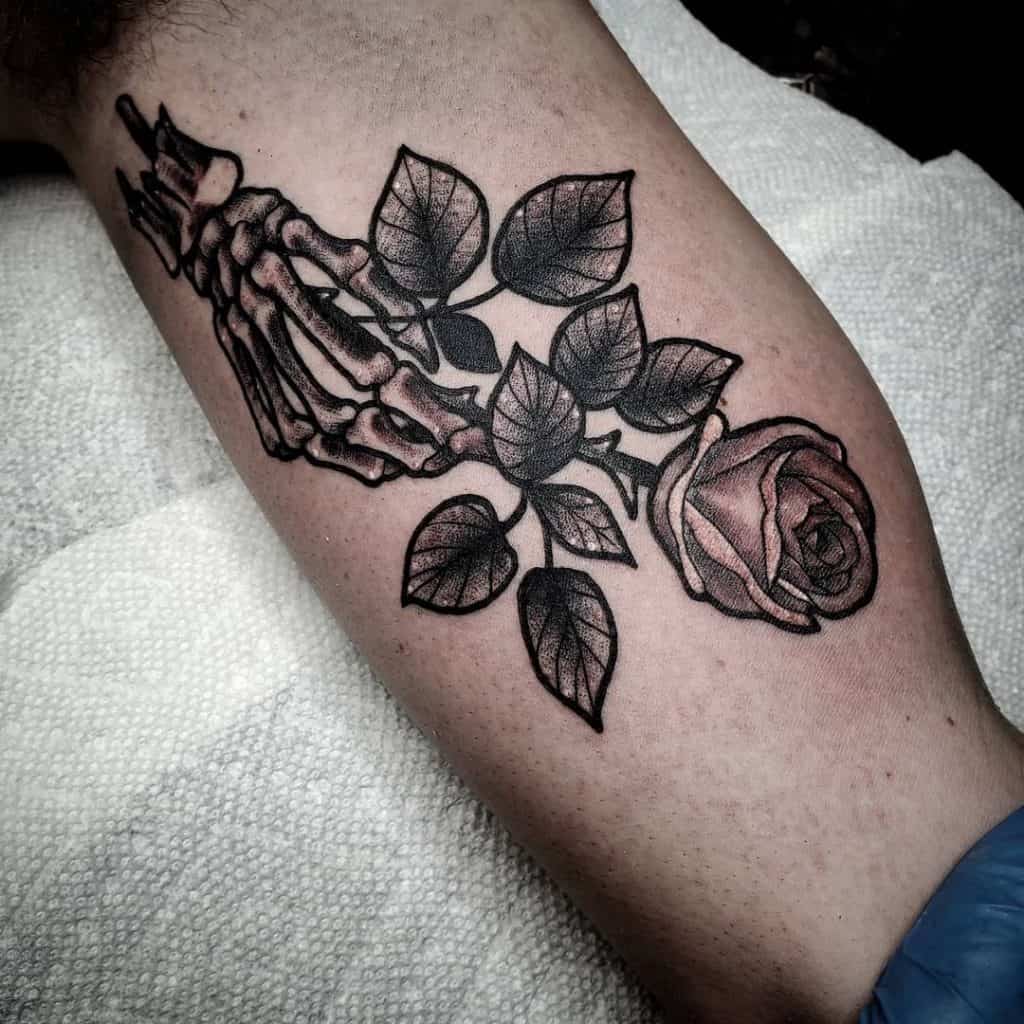 Tatuaje de rosa negra