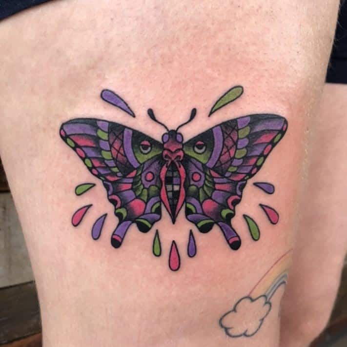 Tatuaje de mariposa colorida
