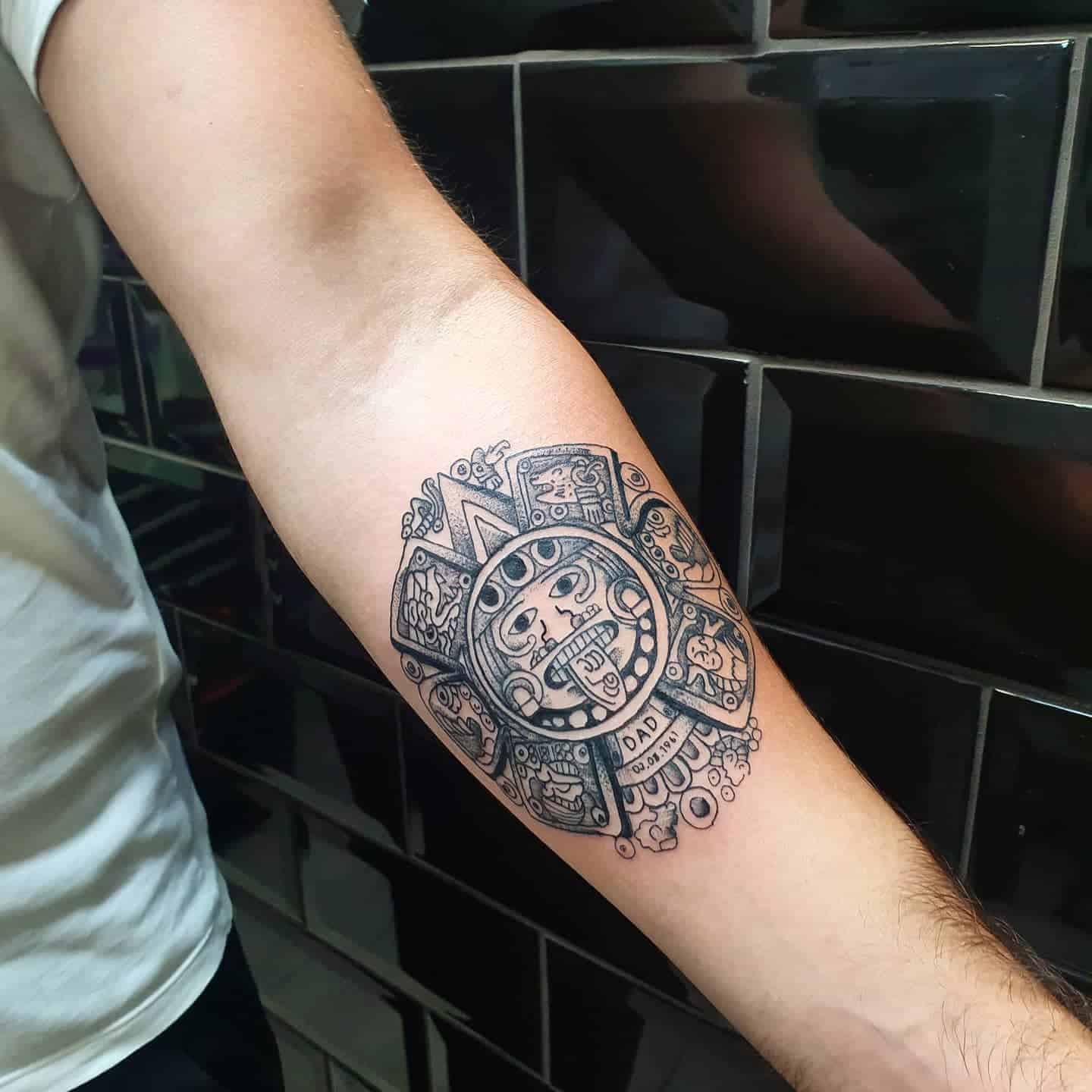 Tatuajes tribales mexicanos (aztecas) 1