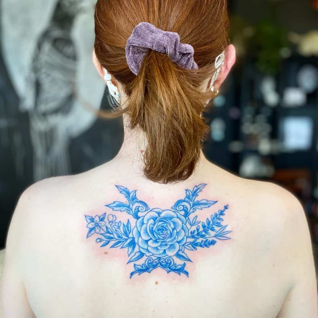 Pros Contras de los tatuajes de tinta azul 2