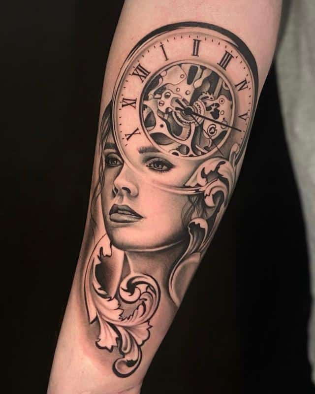 Significado del tatuaje del reloj