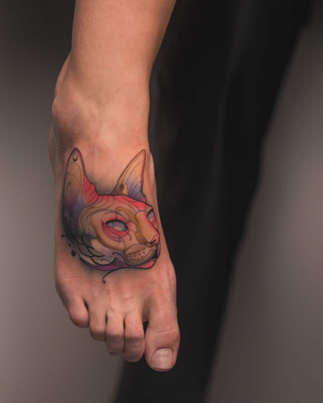 Diseño de tatuaje de gato de pie