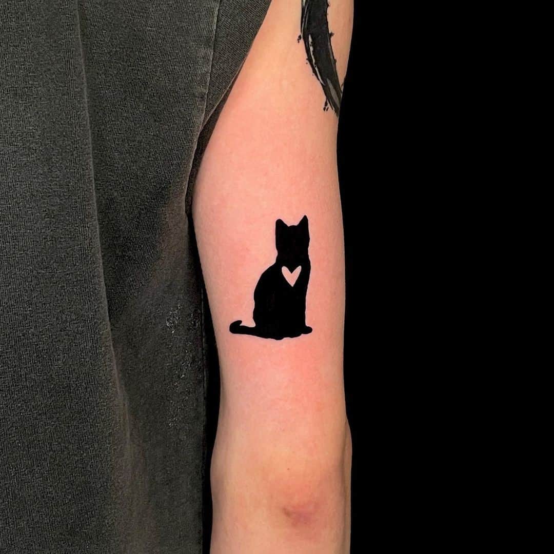 Tatuaje de gato de la suerte