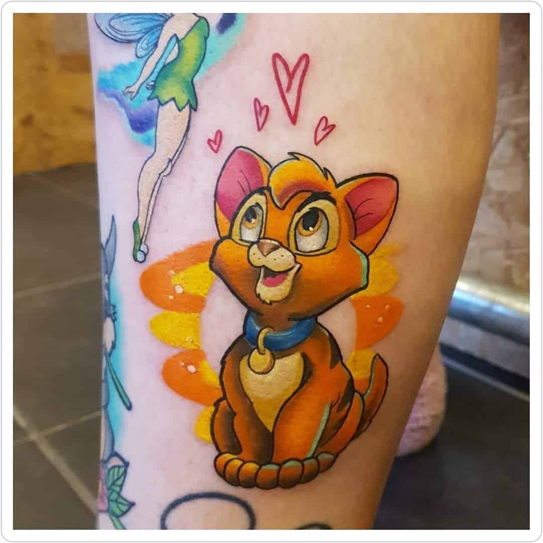 Tatuajes de gato amarillo brillante