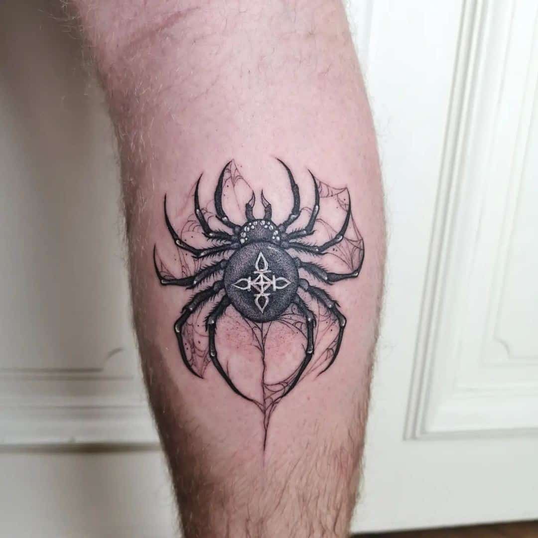 Tatuaje de tinta de araña negra 
