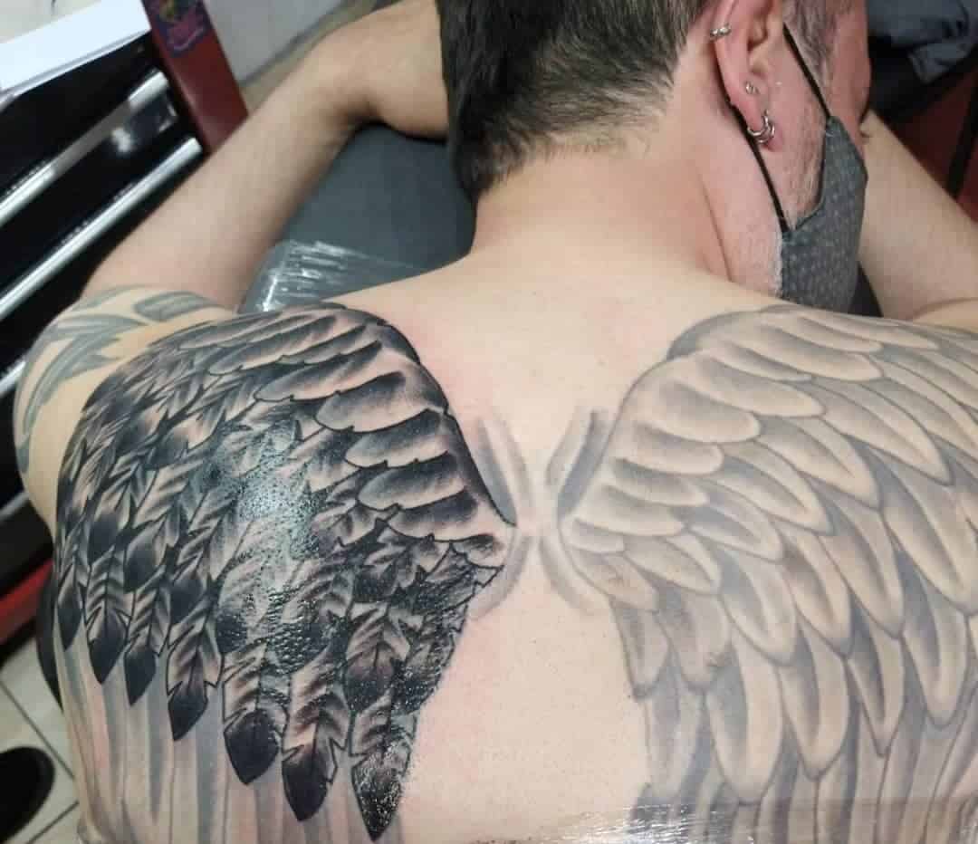 Tatuaje De Alas En La Espalda Para Hombres