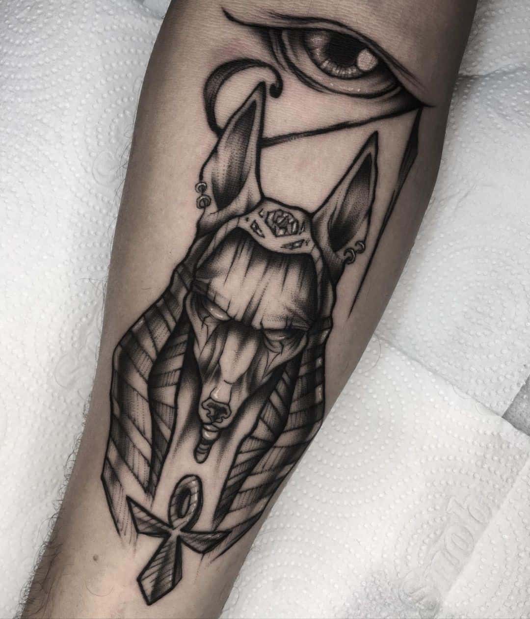 Tatuaje de Anubis y Horus