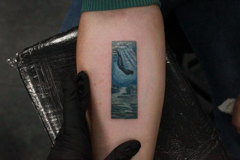 Tatuaje artístico del océano 3