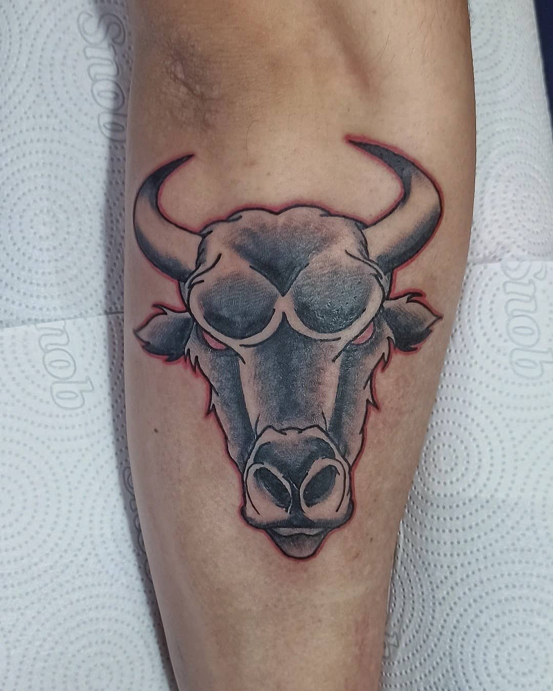 Idea de tatuaje de cabeza de toro 