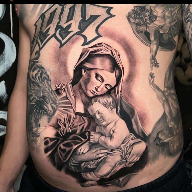 La madre y su bebé Angel Tattoo 2