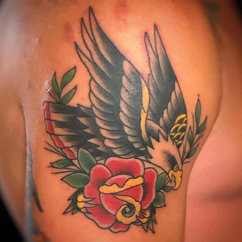 tatuaje de rosa gitana