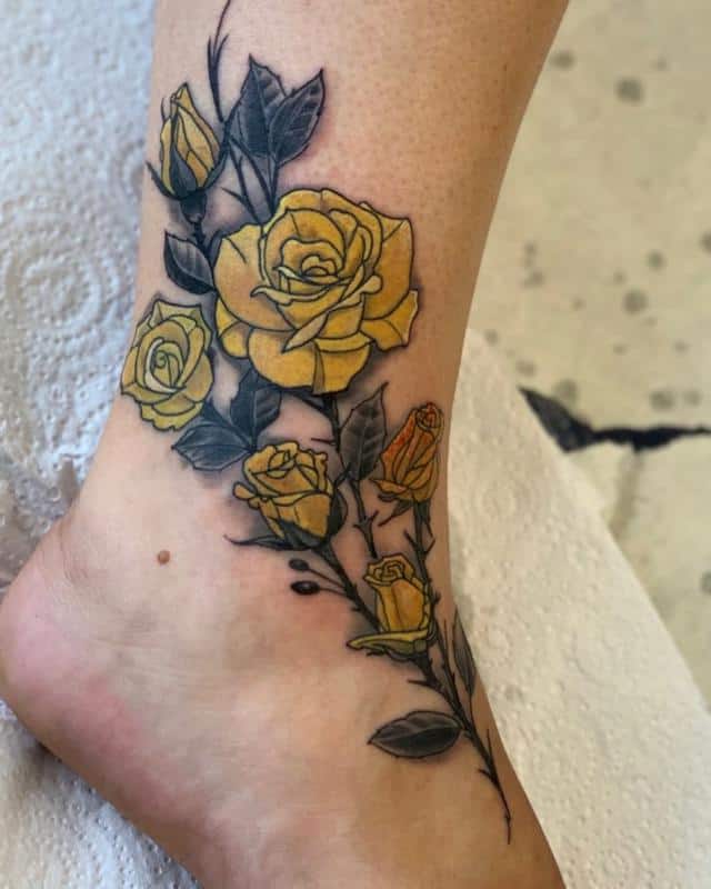 Tatuaje De Rosa Amarilla