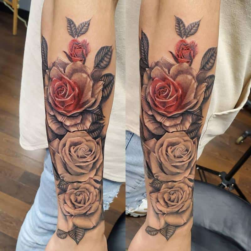 Tatuaje de manga rosa