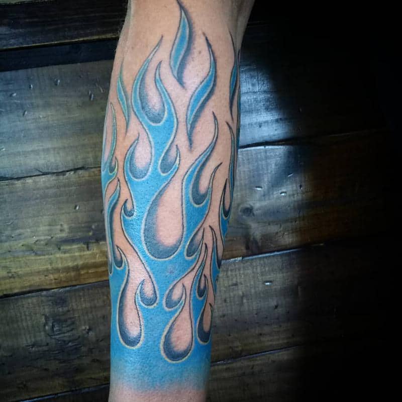 Tatuaje de manga de llama 1