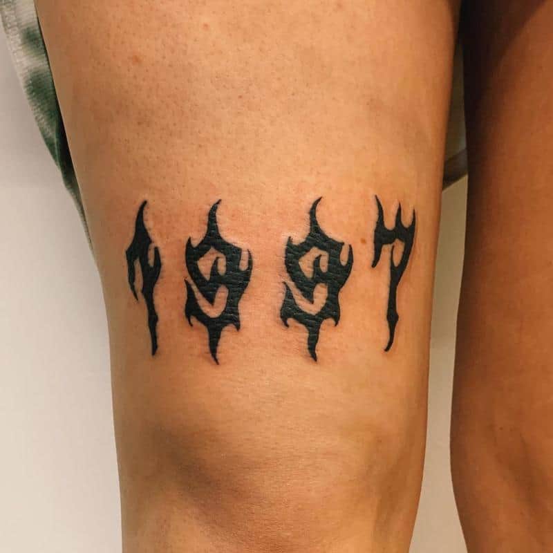 Tatuaje de letras de llamas 2