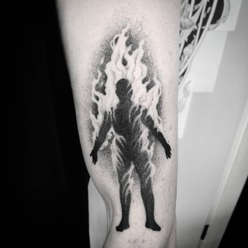 Tatuaje hombre en llamas 2