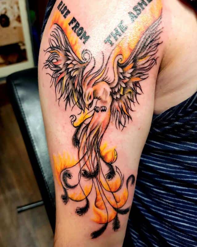 Tatuaje de llama de fénix 1
