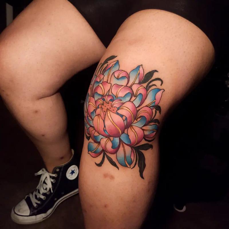 Tatuajes florales en la rodilla 1