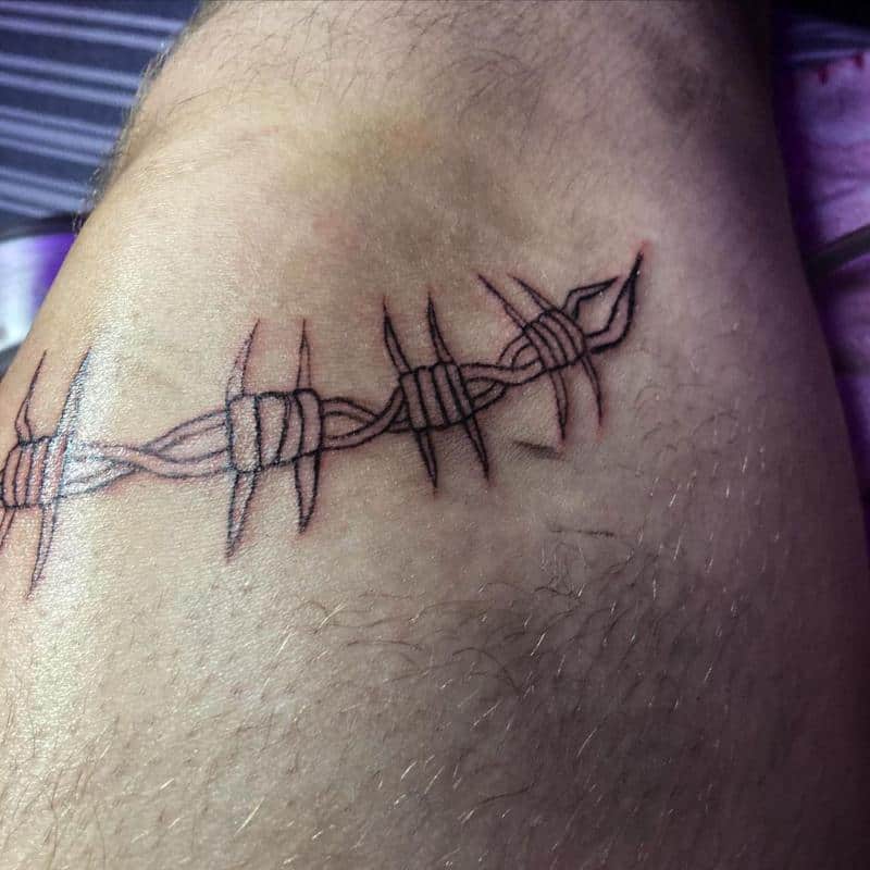 Tatuaje de rodilla de alambre de púas 1
