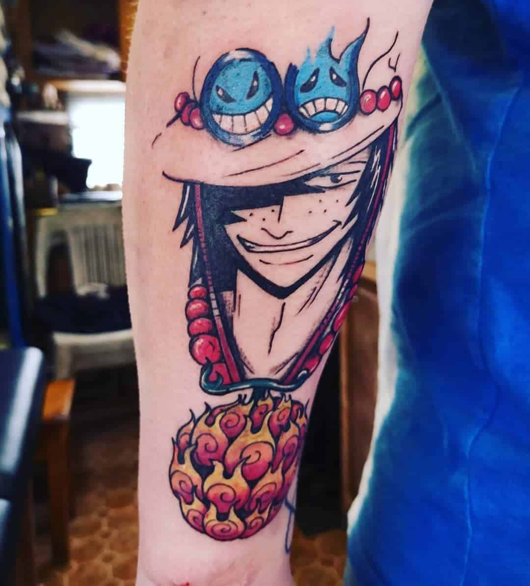 Tatuaje de as azul brillante de una pieza 