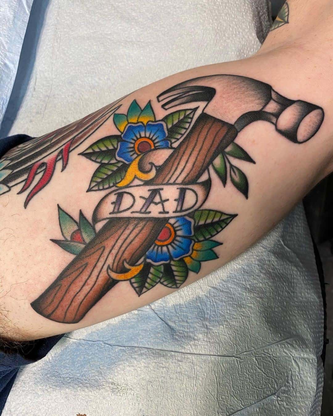 Martillos tatuaje papá inspirado 