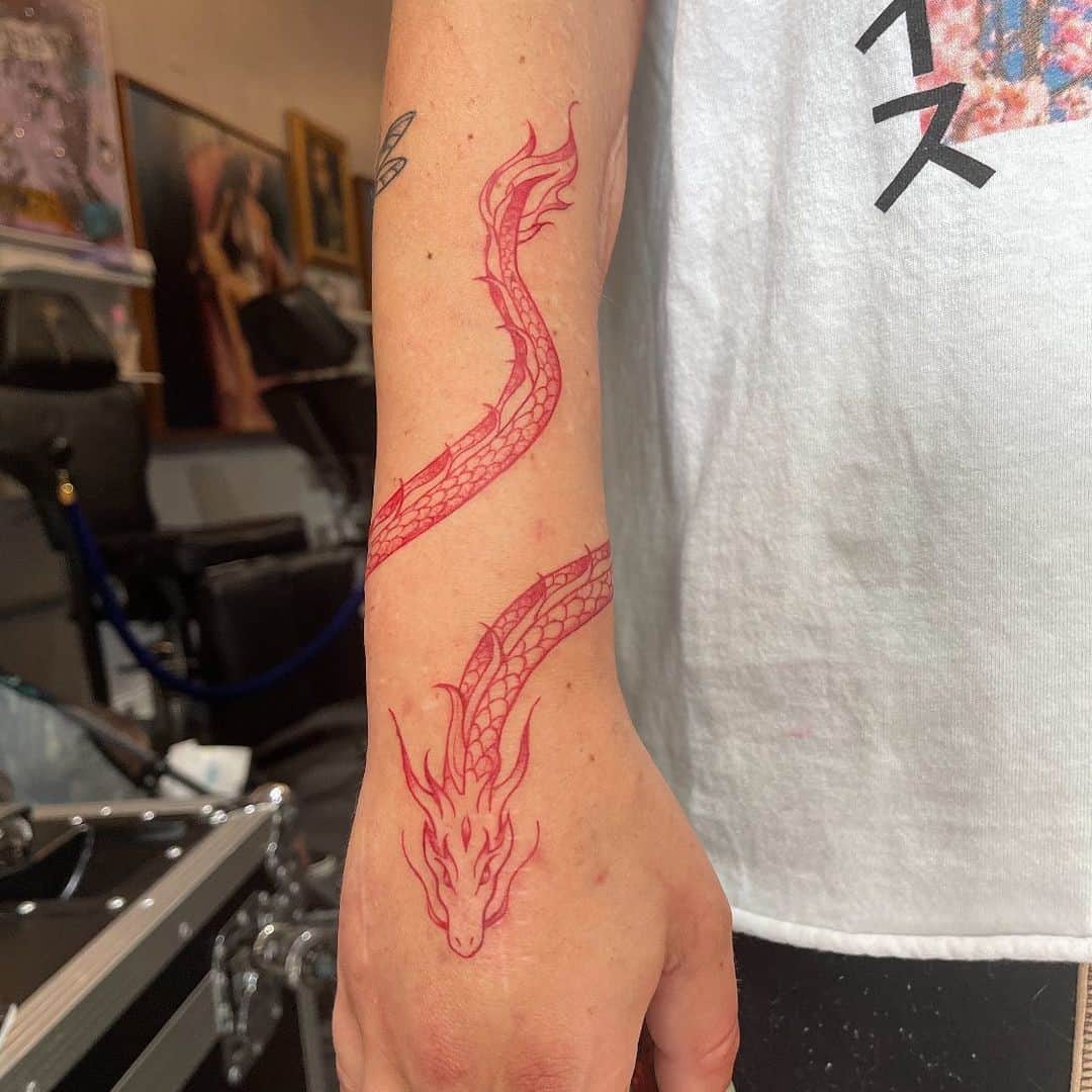 Brazalete Diseño de tatuaje de dragón rojo