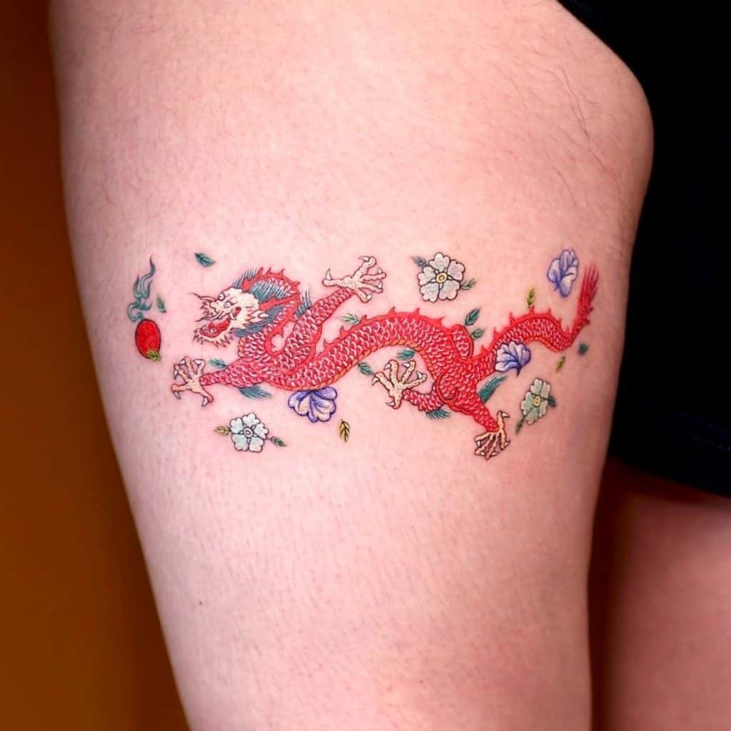 Diseño de tatuaje de dragón rojo coreano