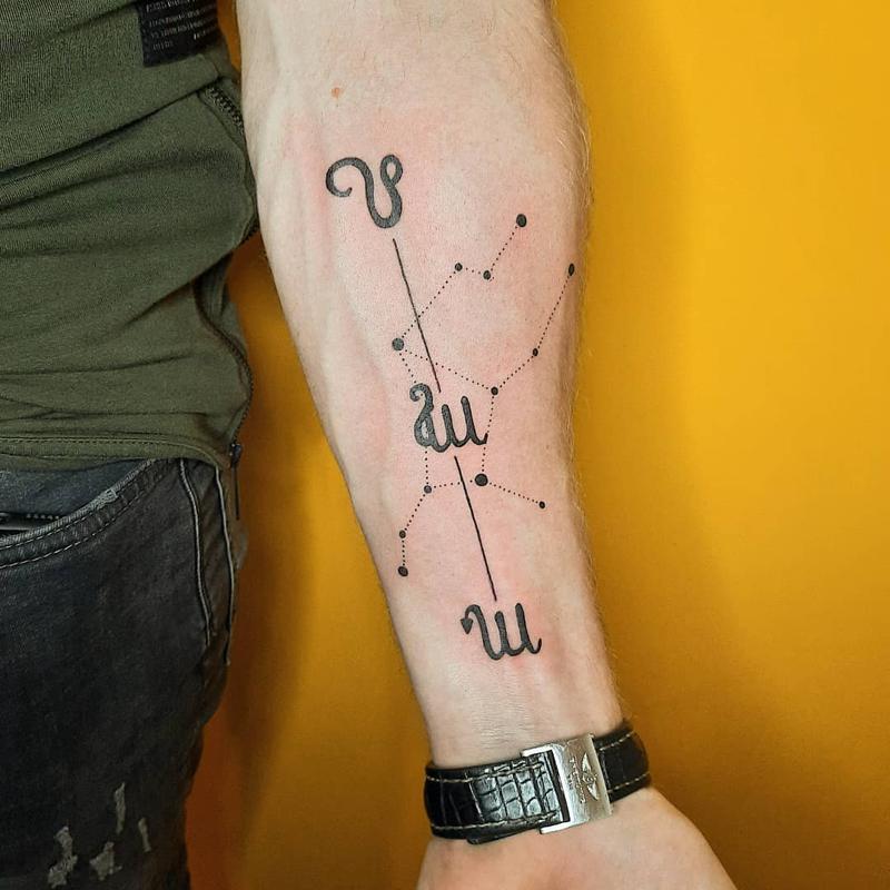 Tatuaje Virgo Con Símbolos Ancestrales 3