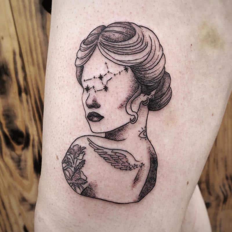 Mujer Desnuda Virgo Tatuaje 1