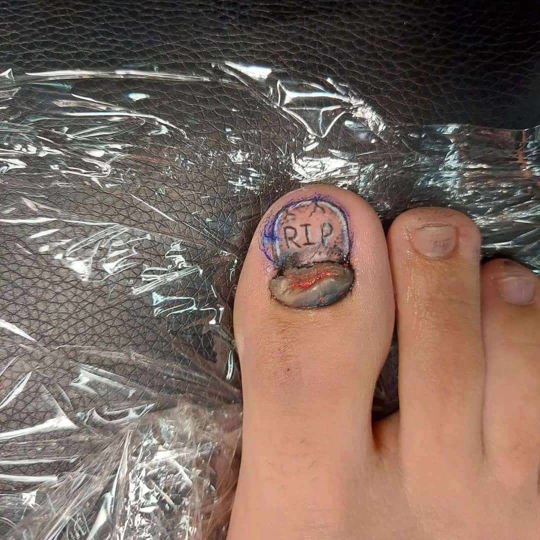 Ideas de tatuajes de uñas de los pies 