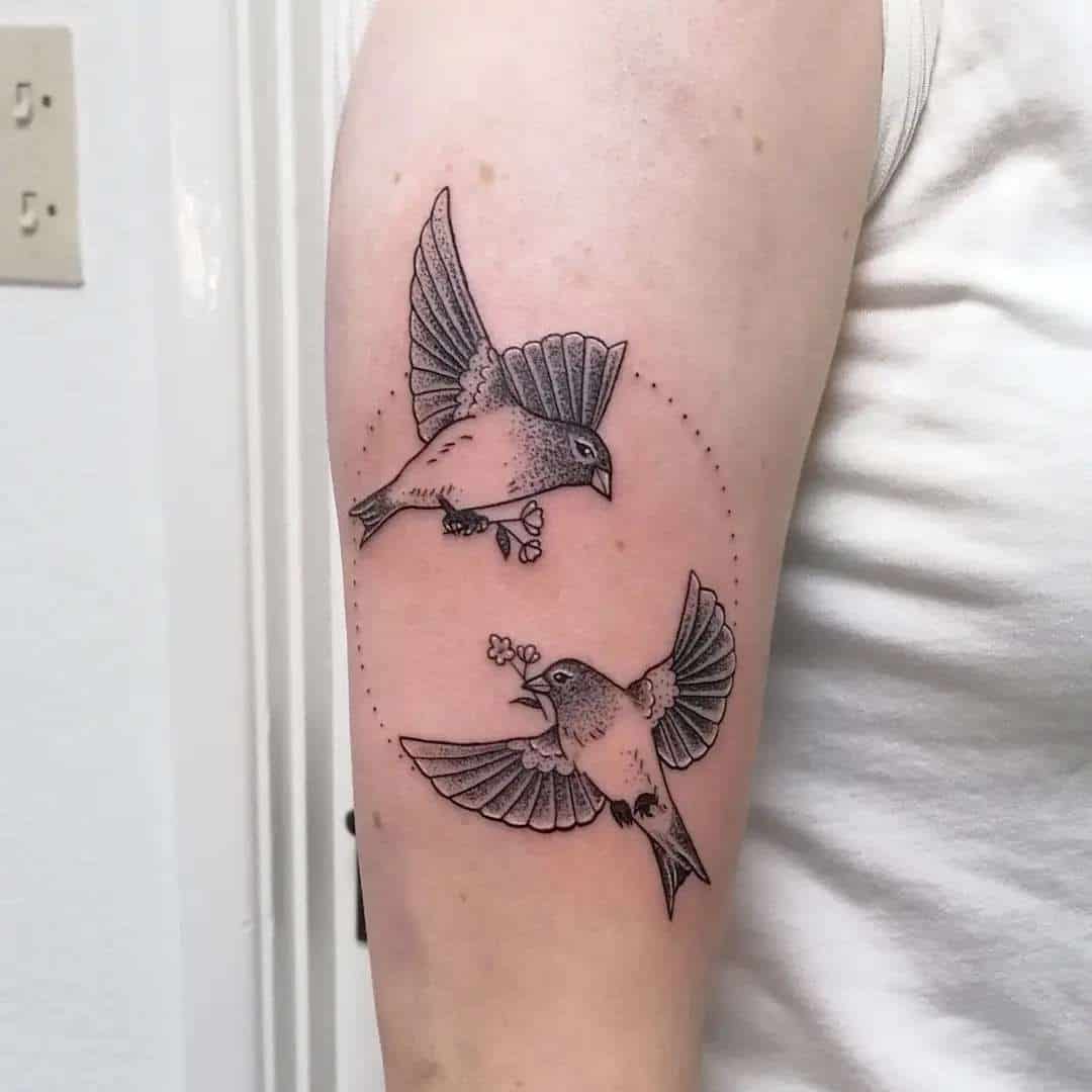 Tatuaje de dos gorriones 