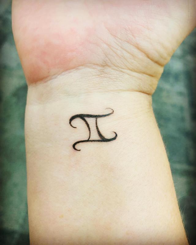 Tatuaje del símbolo de Géminis 4