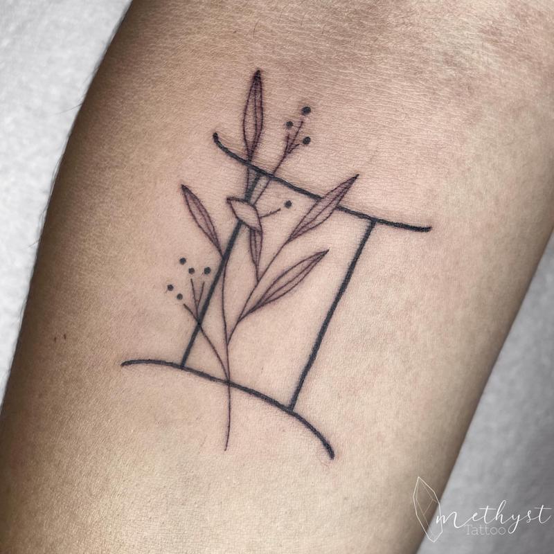 Tatuaje floral de Géminis 3