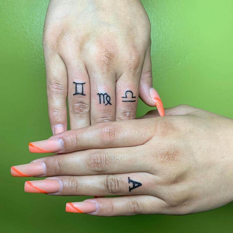 Tatuaje de dedo de Géminis 2