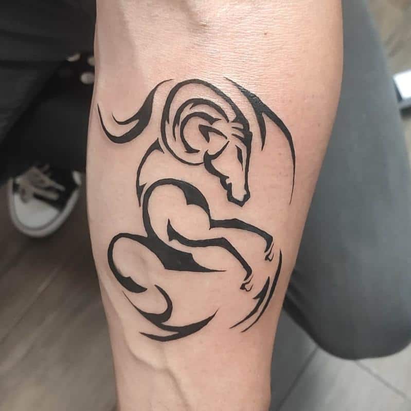 El tatuaje tribal de Aries 2