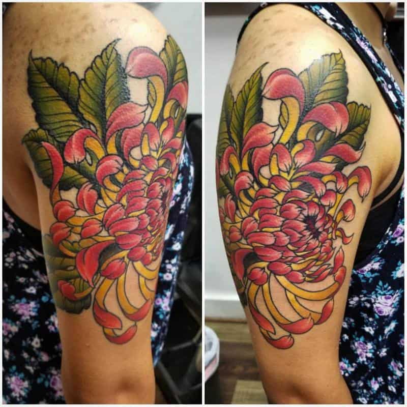 Tatuaje de crisantemo multicolor 2