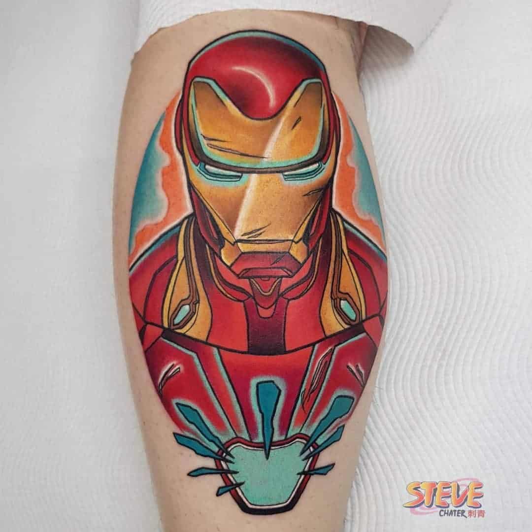 Dramático y colorido tatuaje de los Vengadores Iron Man