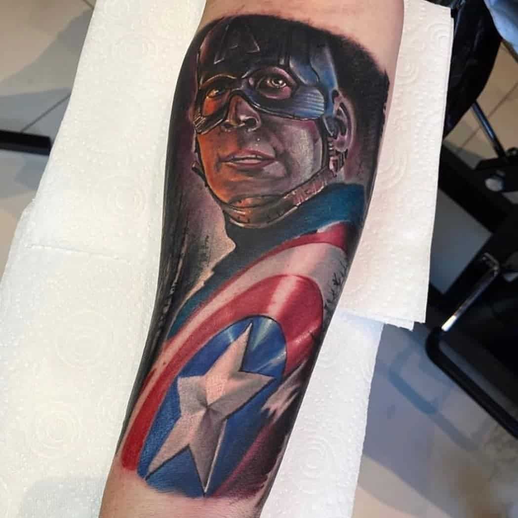 Chris Evans Vengador Tatuaje 