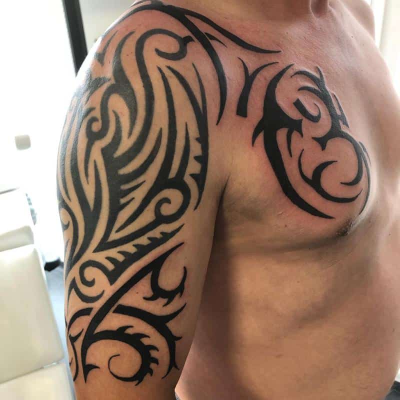 Tatuaje tribal del bíceps 2