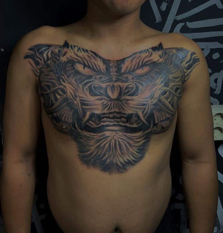 Tatuaje de pecho completo 5